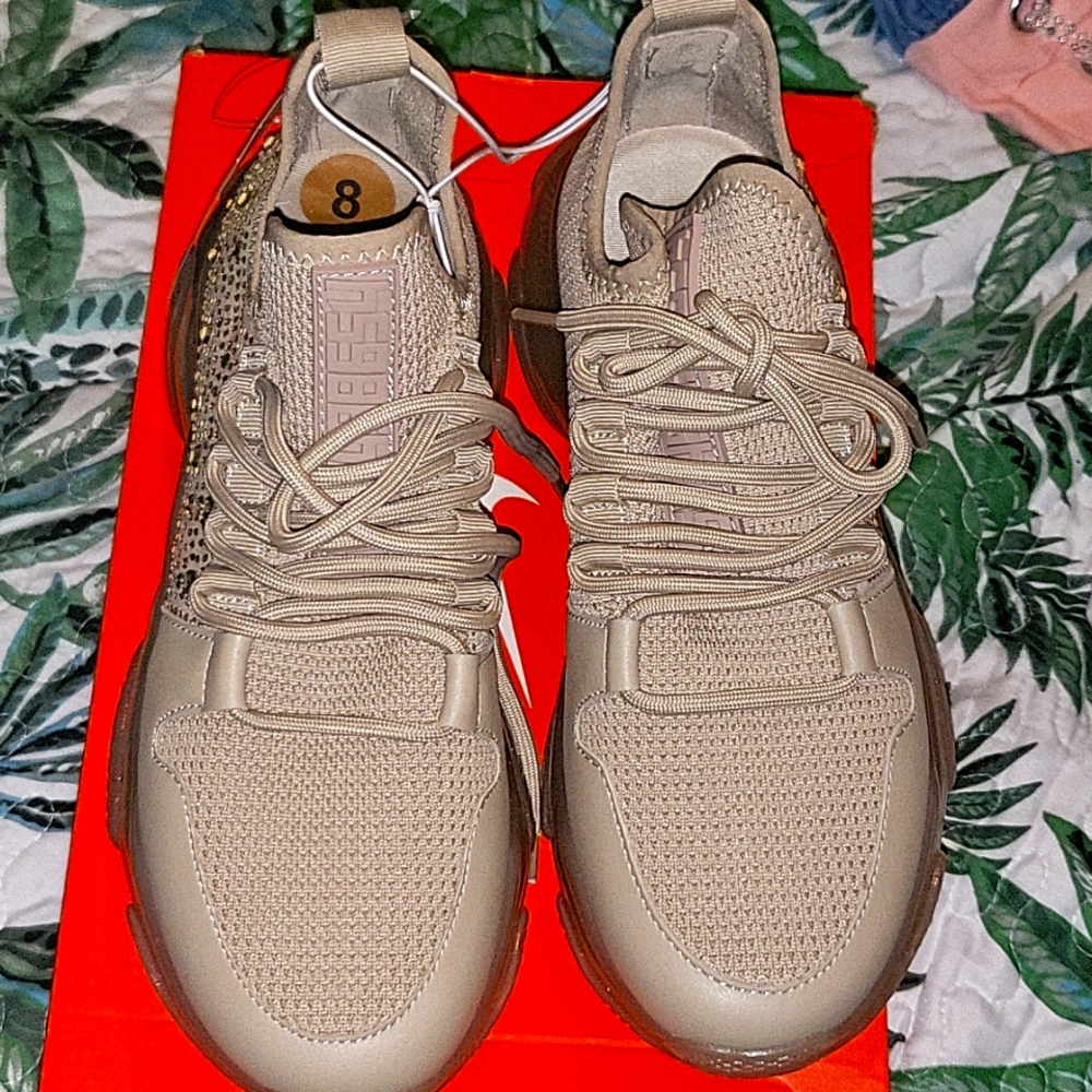 Brand New Steve Madden Sneakers 👟
